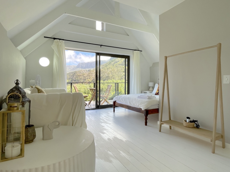 To Let 3 Bedroom Property for Rent in Constantia Nek Estate Western Cape